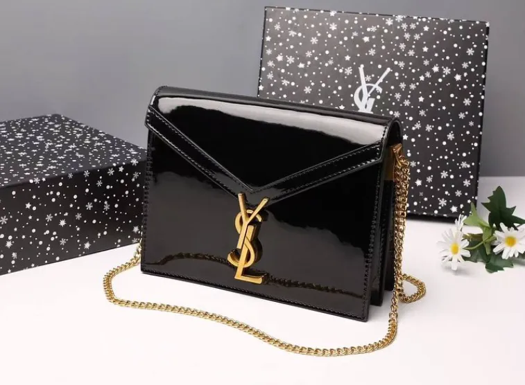 CASSANDRA medium chain bag