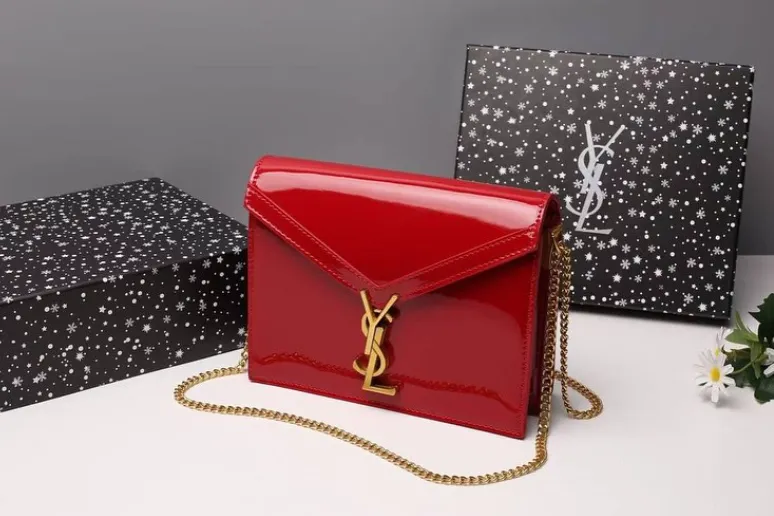 CASSANDRA medium chain bag