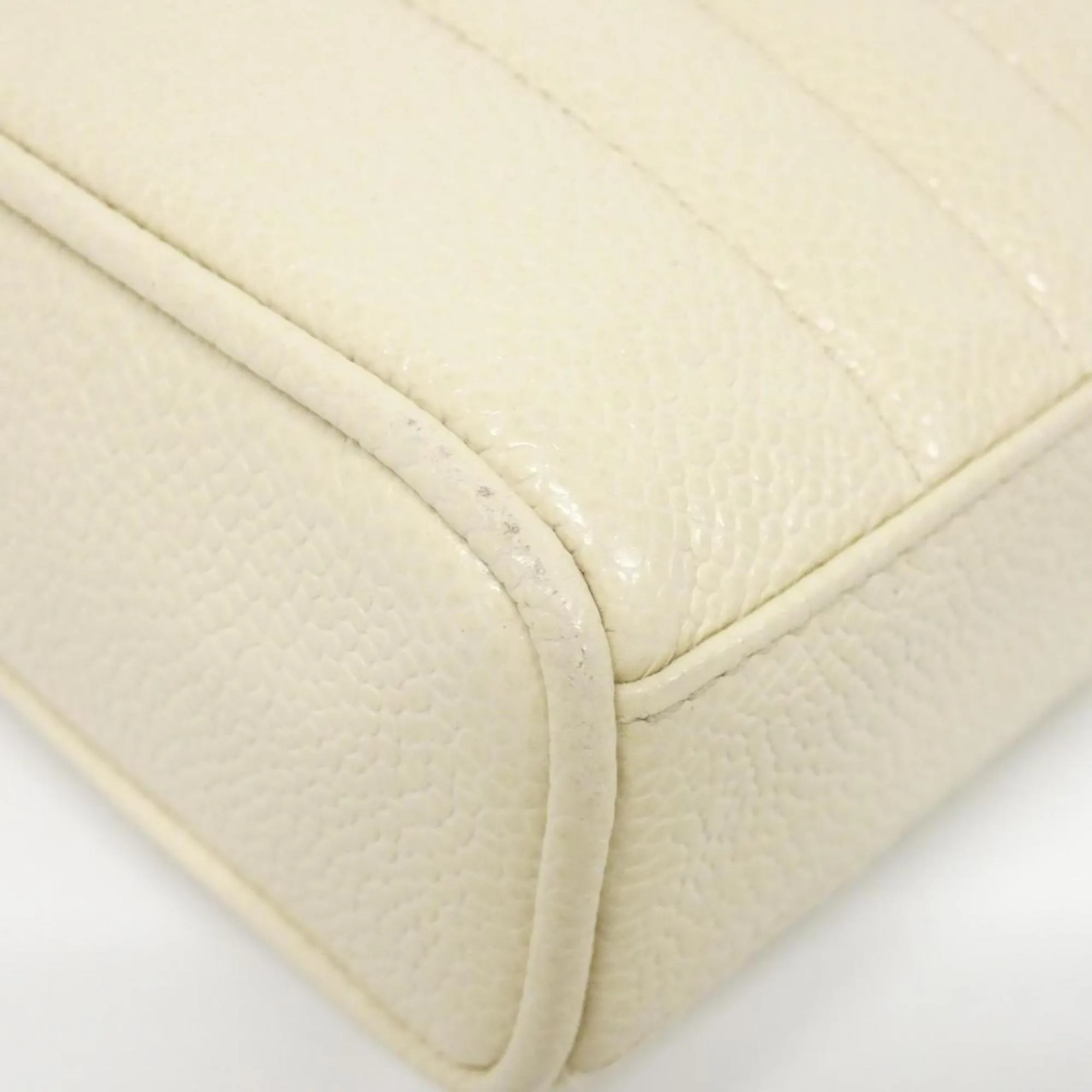 Chanel Grained Calfskin Shoulder Bag (Pre-Owned)