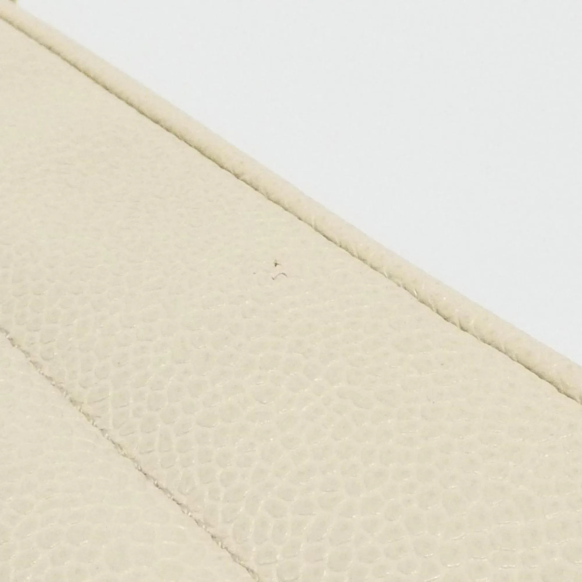 Chanel Grained Calfskin Shoulder Bag (Pre-Owned)