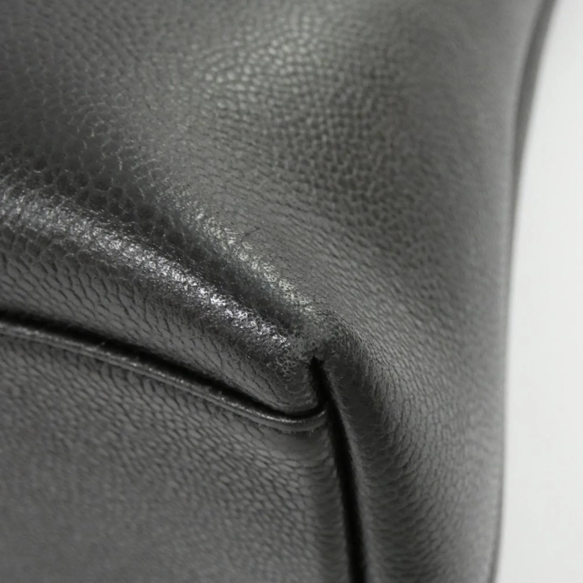 Chanel Grained Calfskin Shoulder Bag (Pre-Owned)