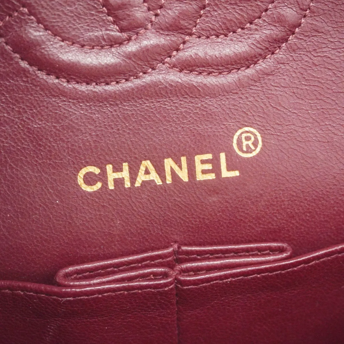 Chanel Leather Shoulder Bag (Pre-Owned)