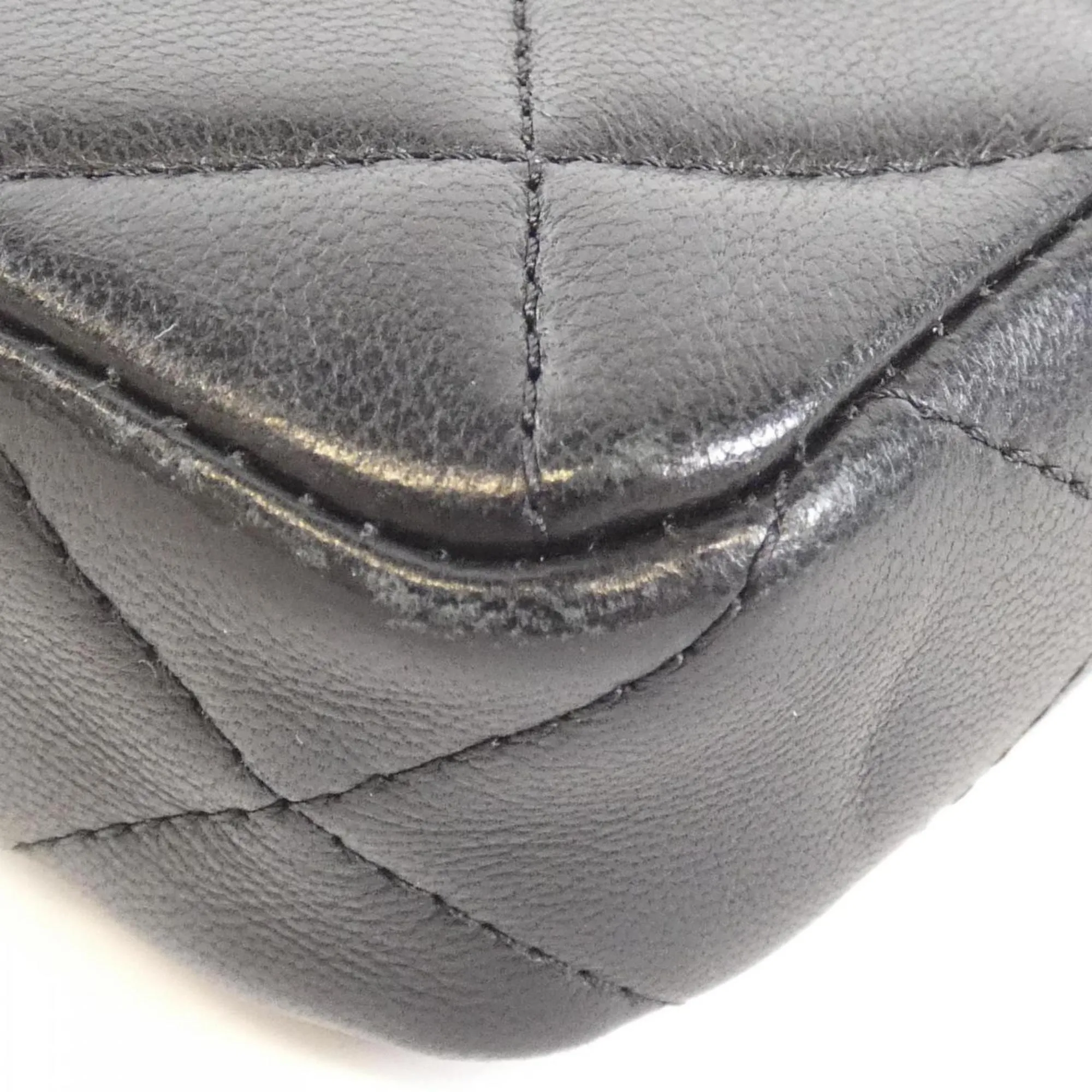 Chanel Leather Shoulder Bag (Pre-Owned)