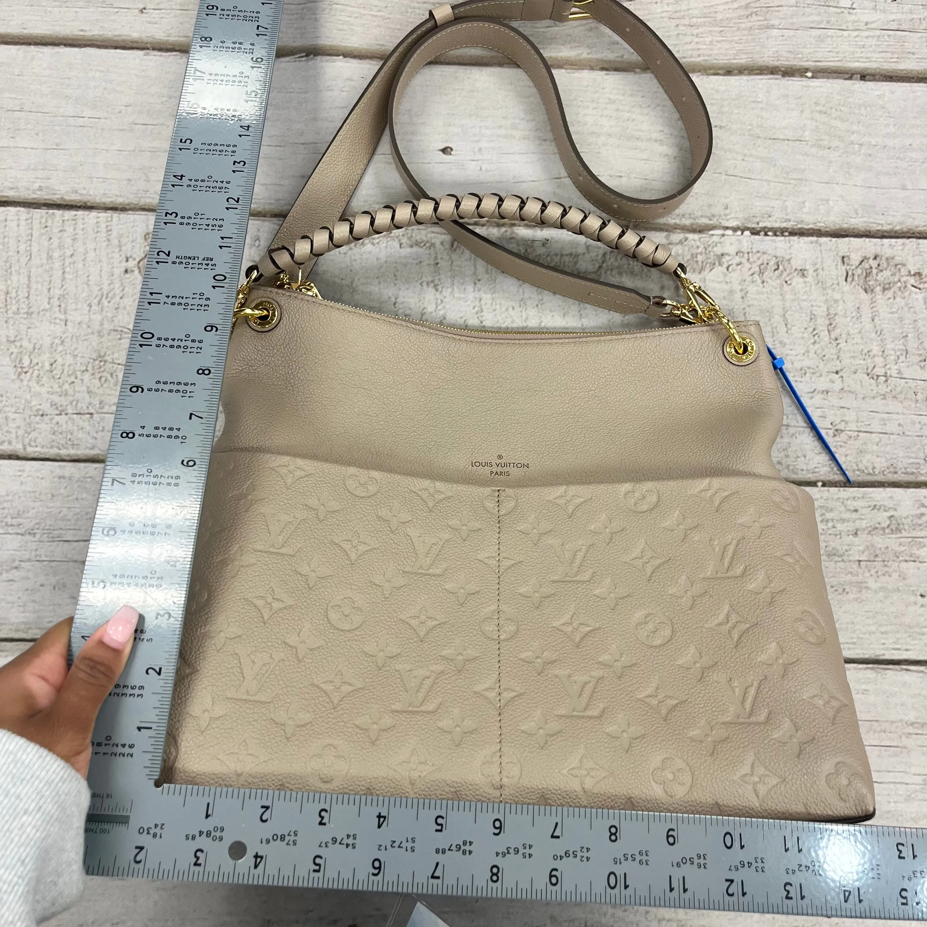 Handbag Luxury Designer By Louis Vuitton, Size: Large