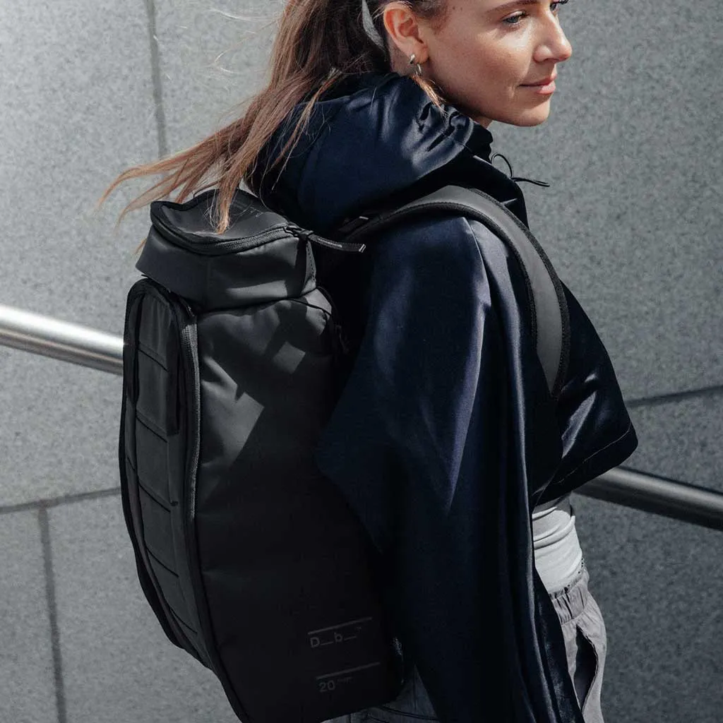 Hugger Backpack 30 Backpacks Midnight Teal
