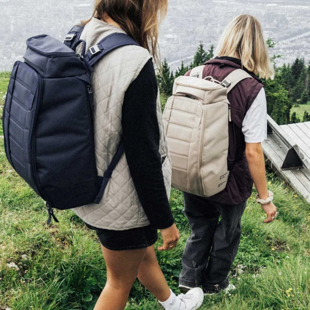 Hugger Backpack 30 Backpacks Midnight Teal