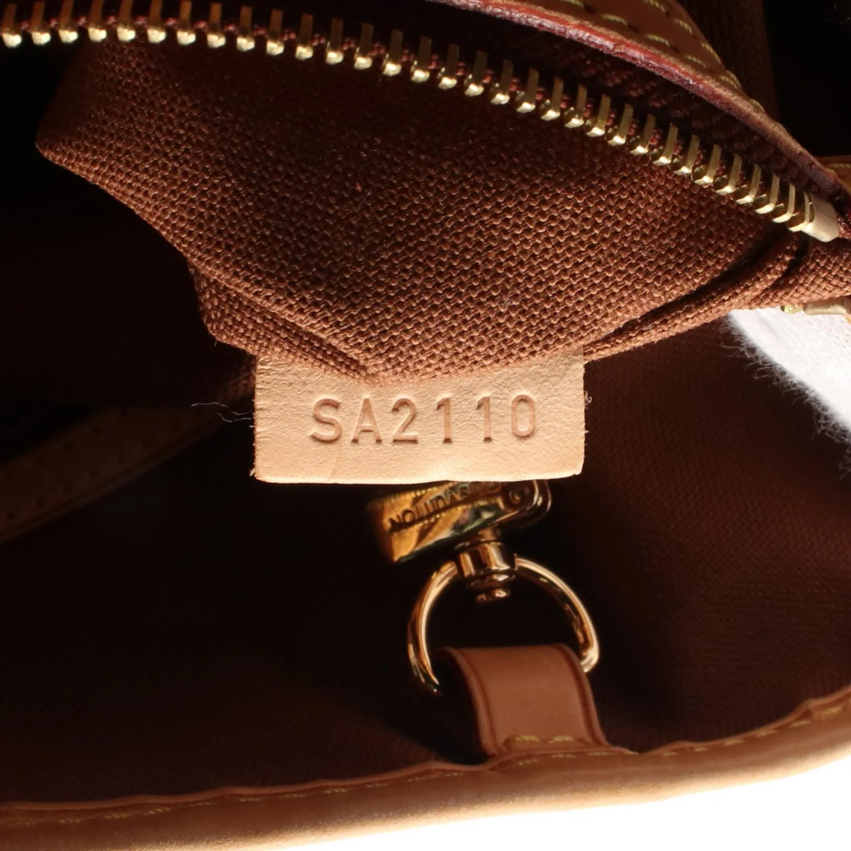Louis Vuitton Batignolles Horizontal Shoulder Bag