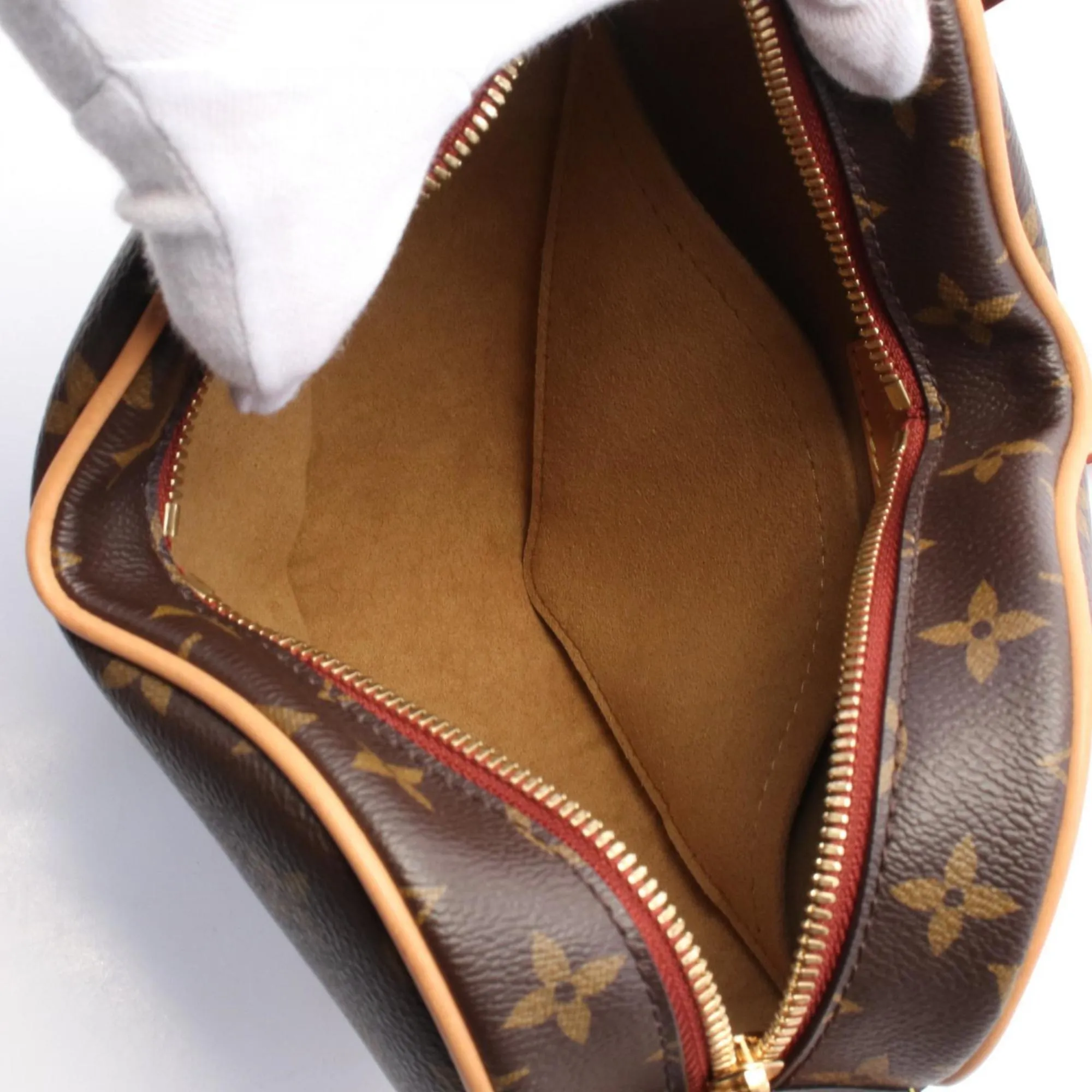 Louis Vuitton Monogram Monogram Shoulder Bag (Pre-Owned)