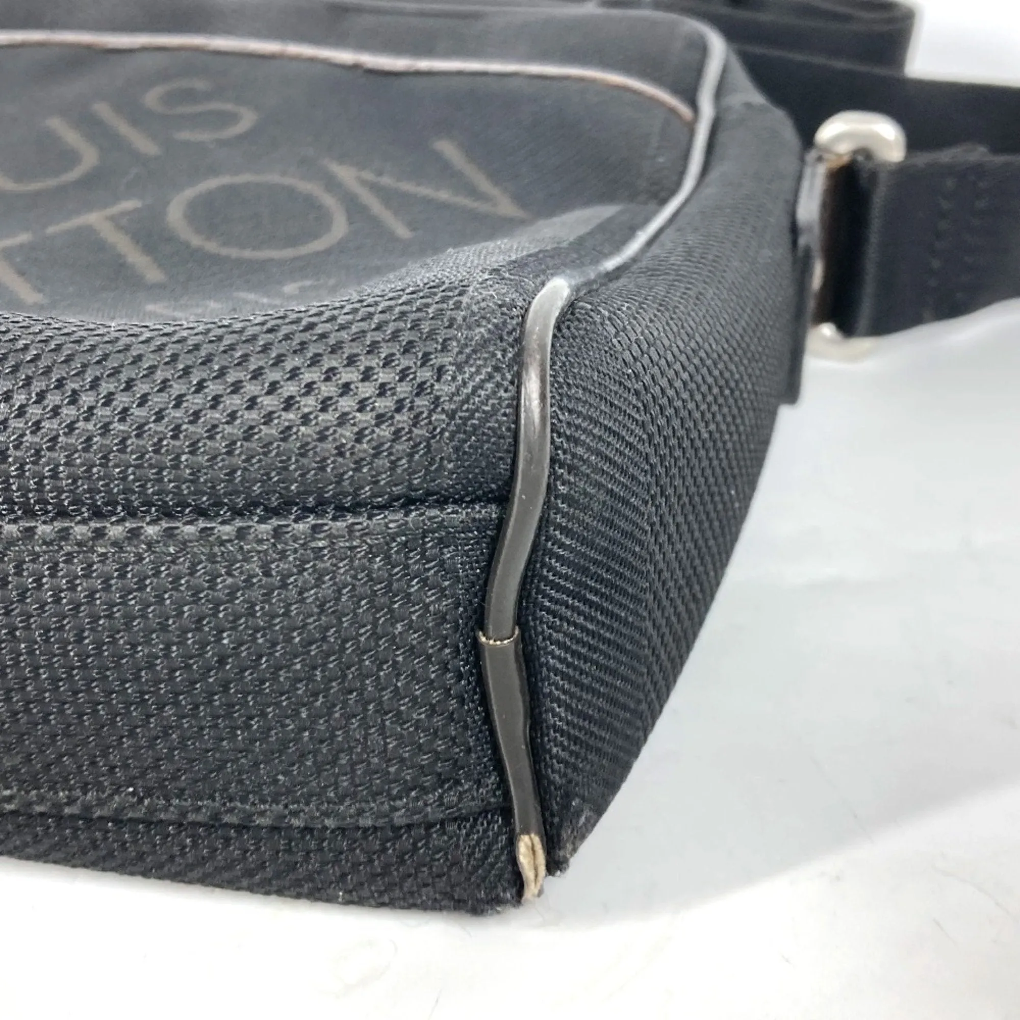 Louis Vuitton Noir Damier Geant Pochette Shoulder Bag (Pre-Owned)