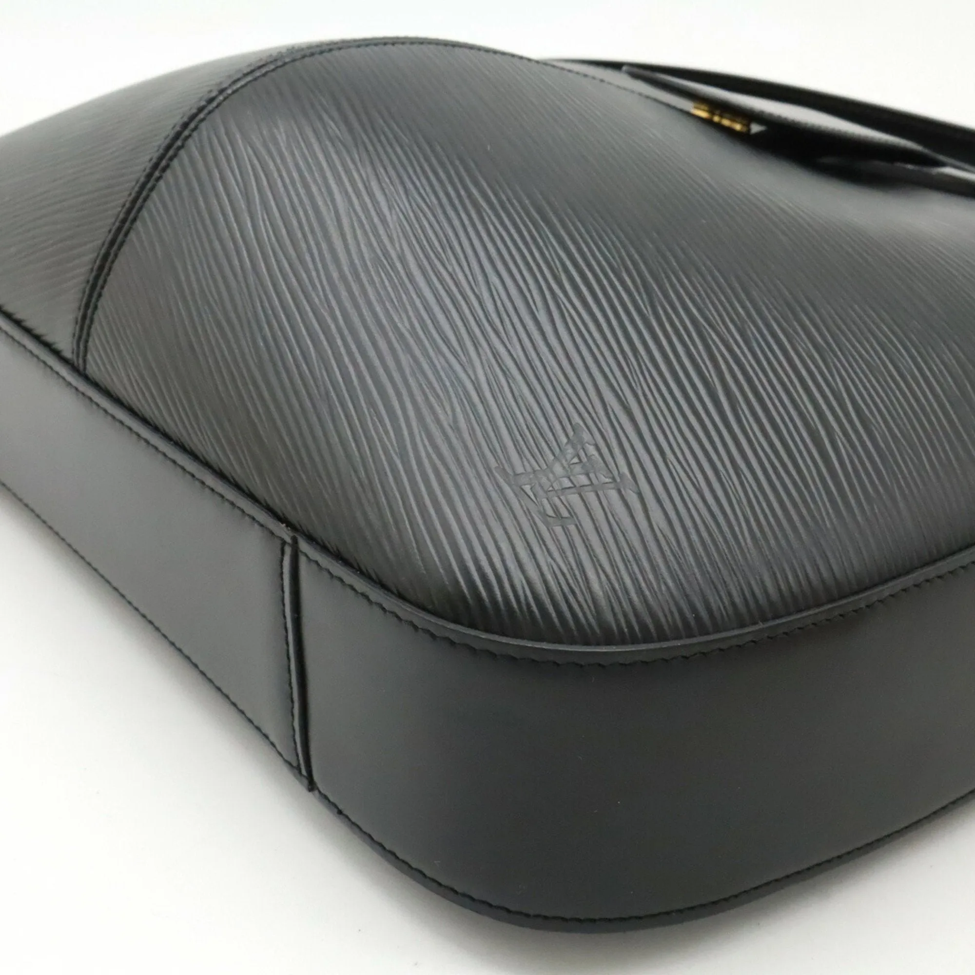 Louis Vuitton Noir Epi Leather Shoulder Bag (Pre-Owned)