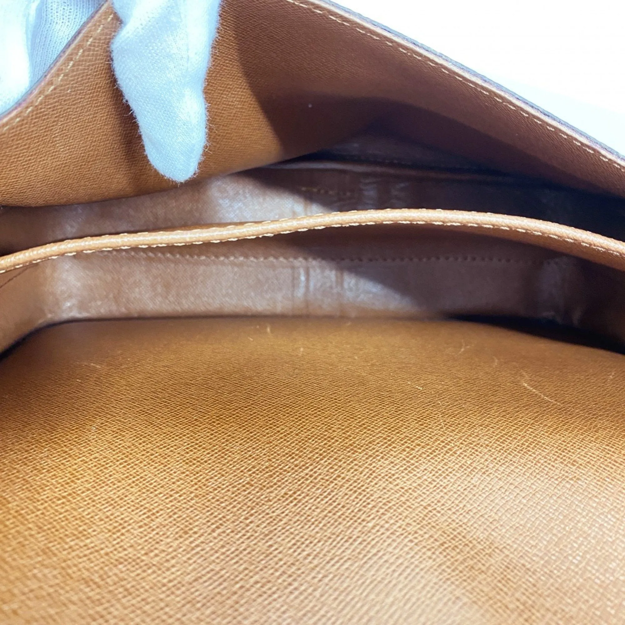 Louis Vuitton Shoulder Bag (Pre-Owned)