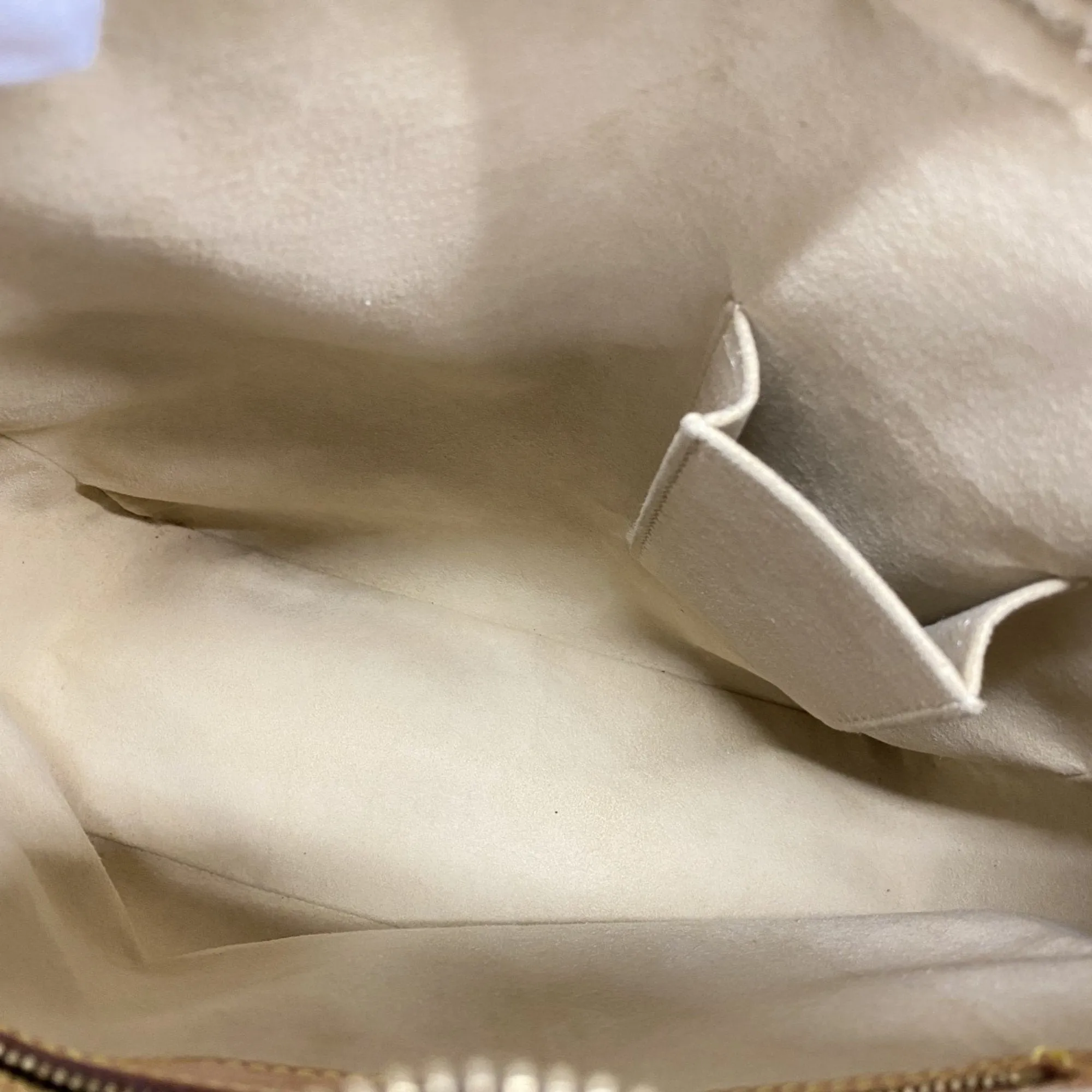 Louis Vuitton Shoulder Bag (Pre-Owned)