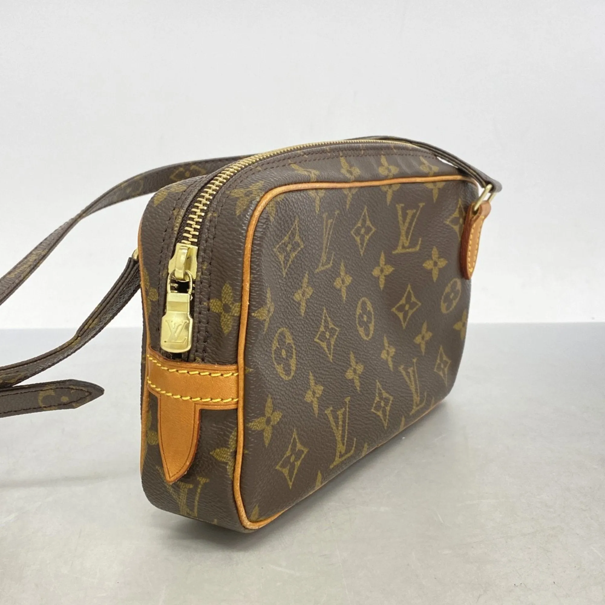 Louis Vuitton Shoulder Bag (Pre-Owned)