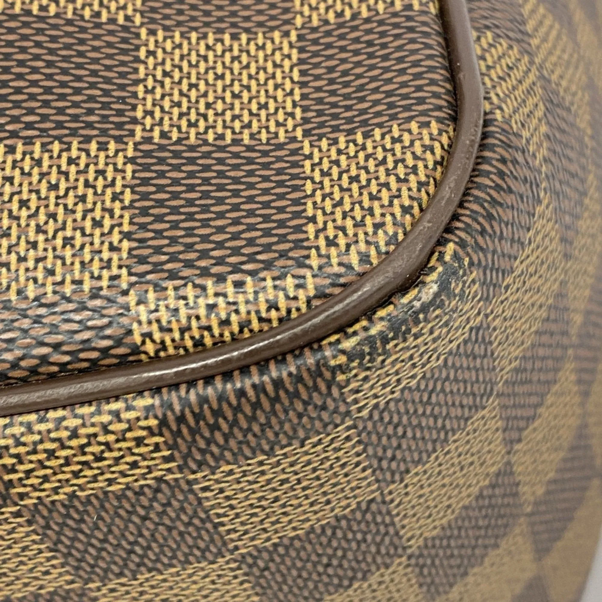 Louis Vuitton Shoulder Bag (Pre-Owned)
