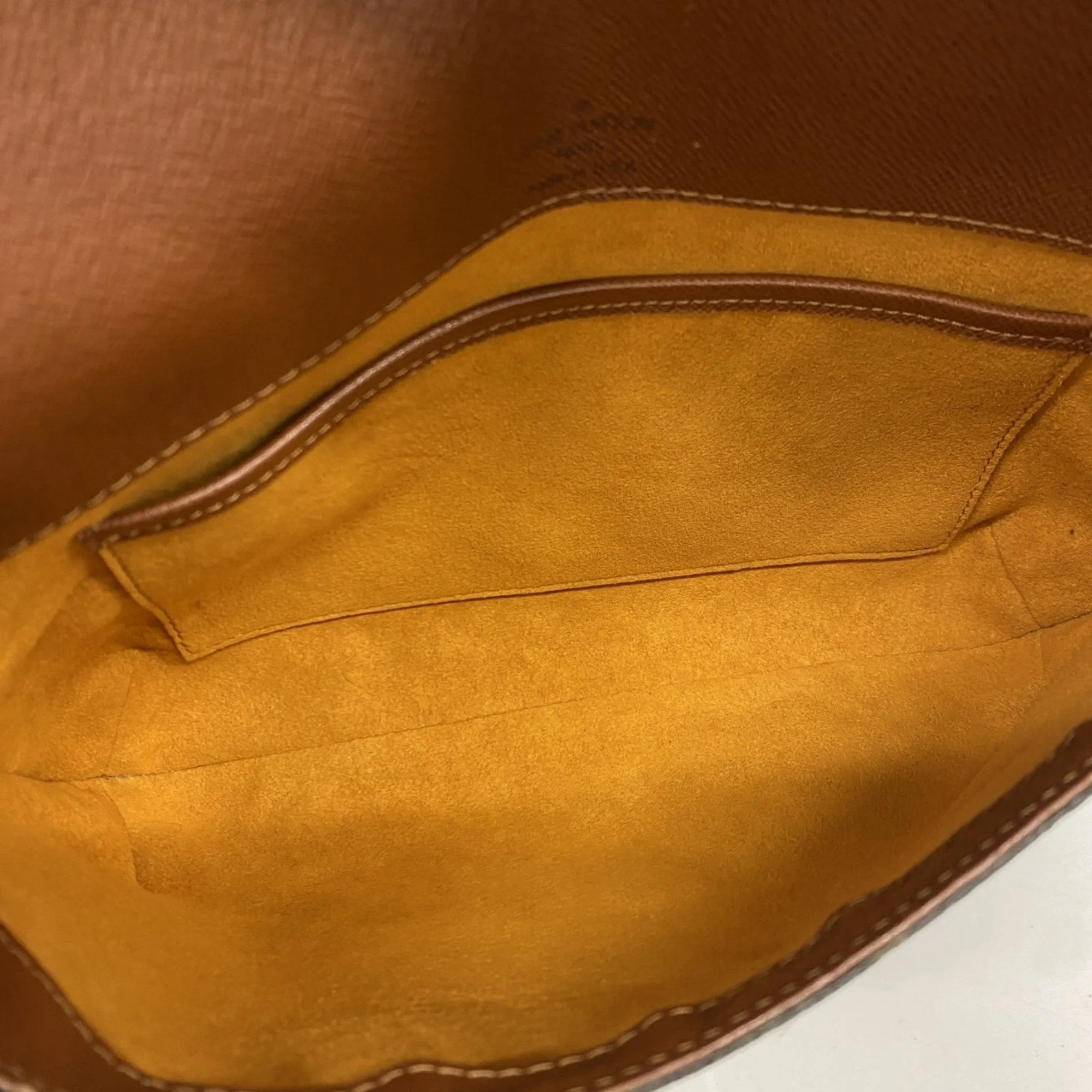 Louis Vuitton Shoulder Bag (Pre-Owned)
