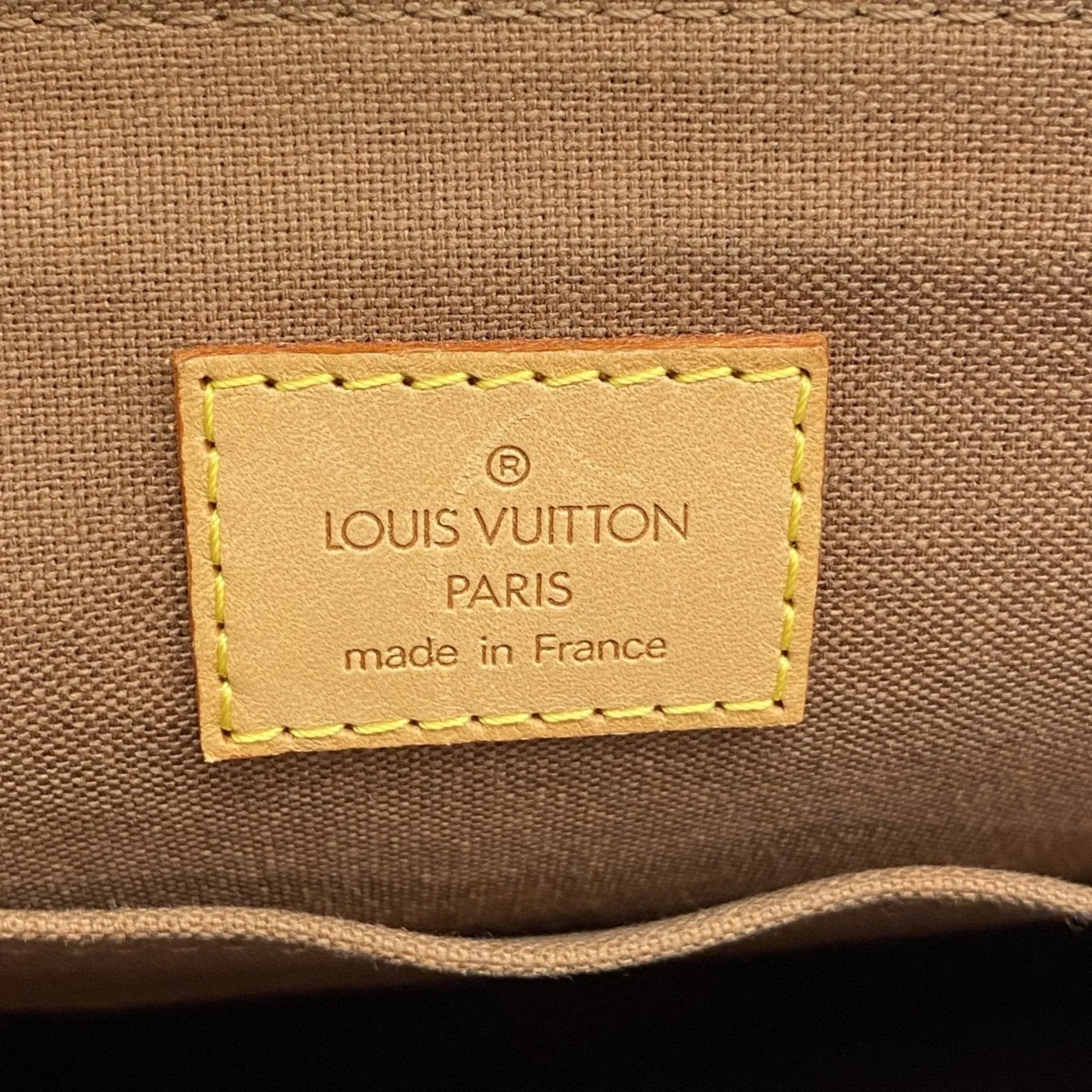 Louis Vuitton Shoulder Bag (Pre-Owned)