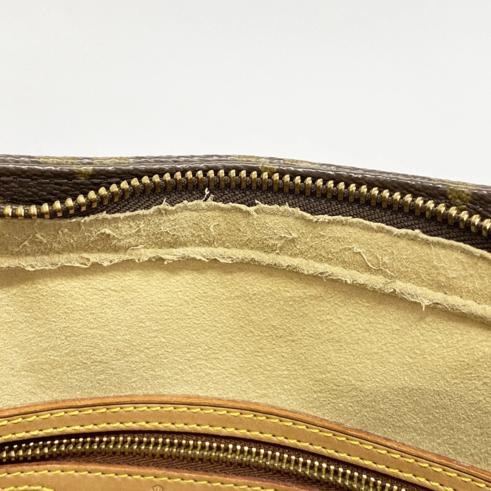 Louis Vuitton Shoulder Bag (Pre-Owned)