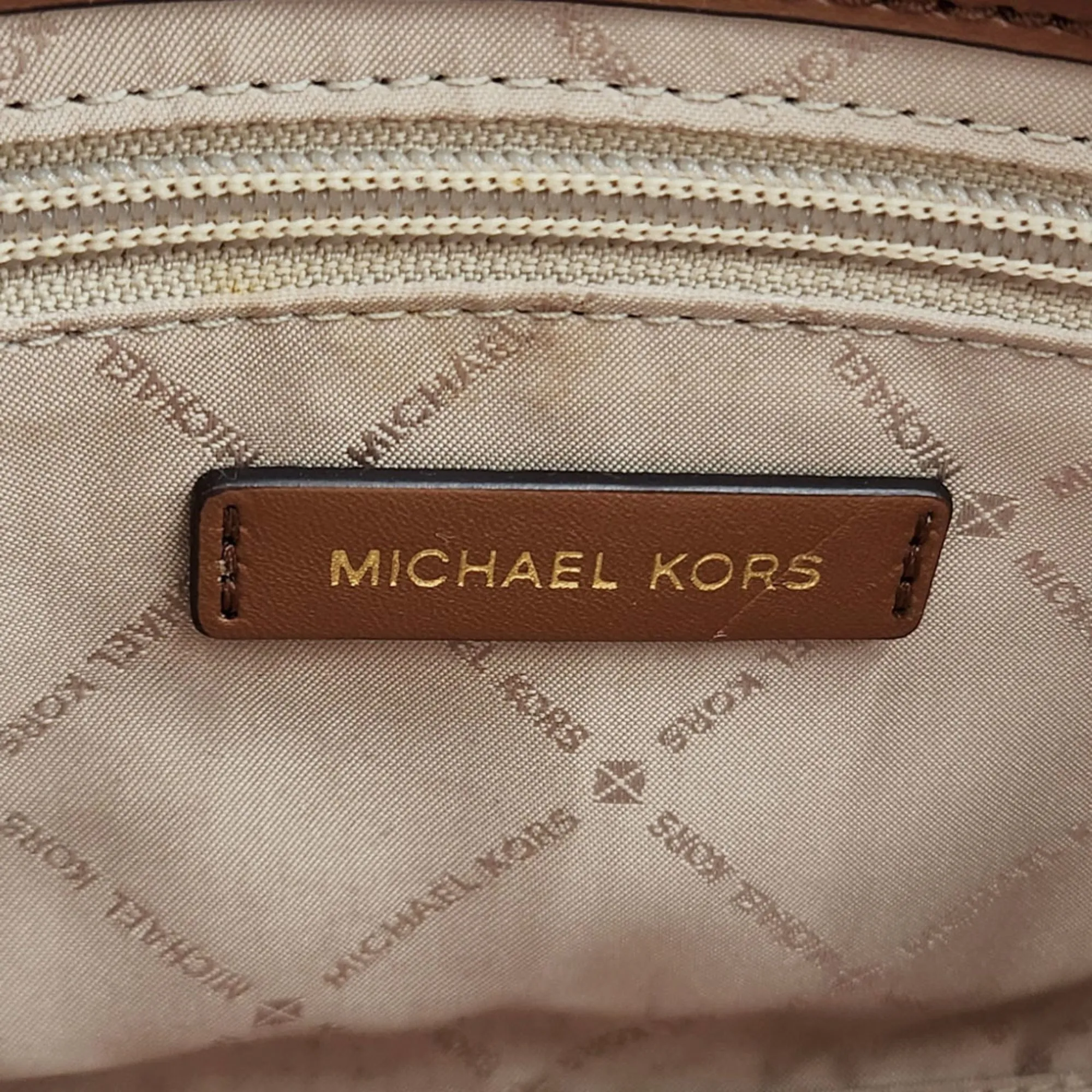 Michael Kors   Leather Metal Handbag Shoulder Bag (Pre-Owned)